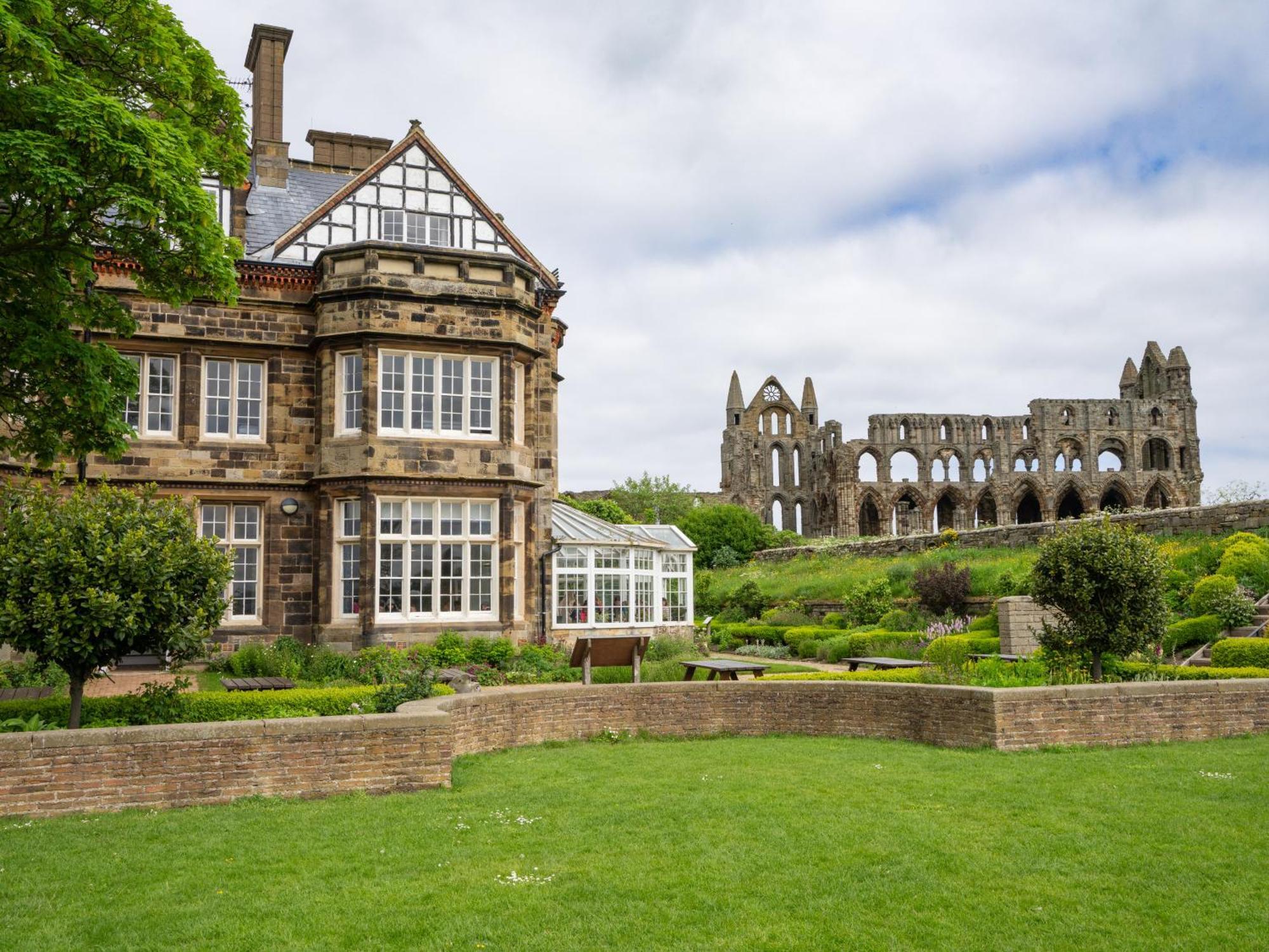 Yha Whitby Hostel Exterior photo