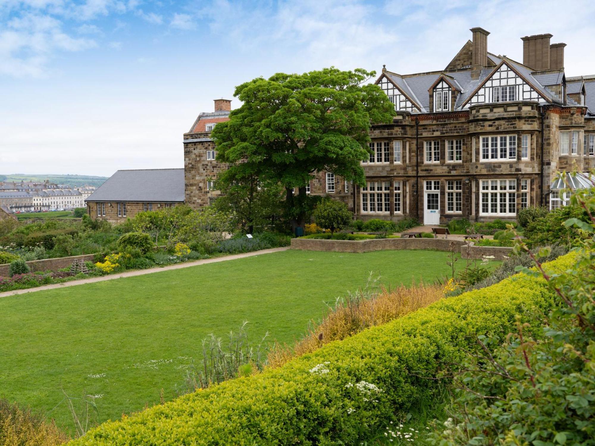Yha Whitby Hostel Exterior photo