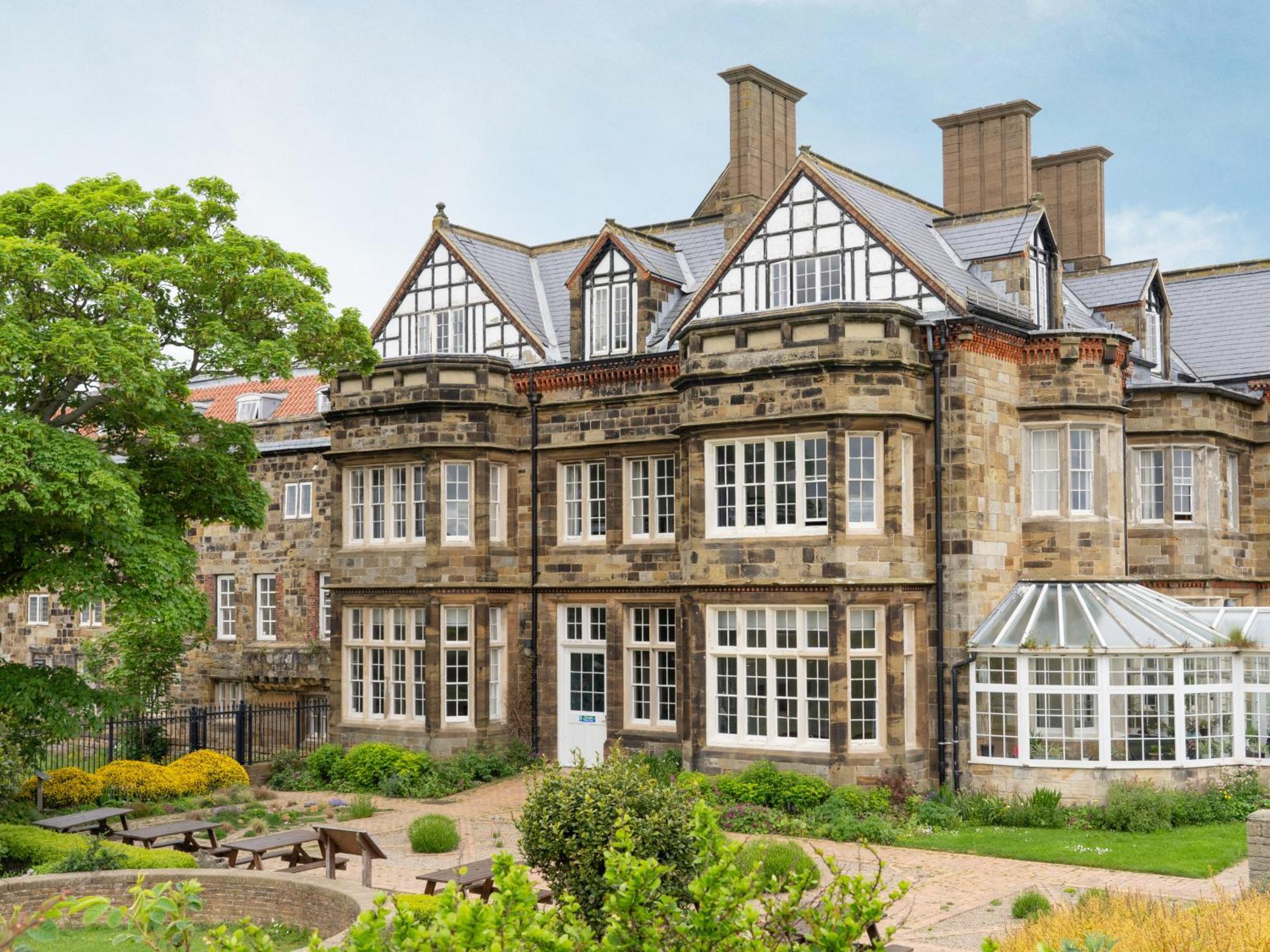 Yha Whitby Hostel Exterior photo