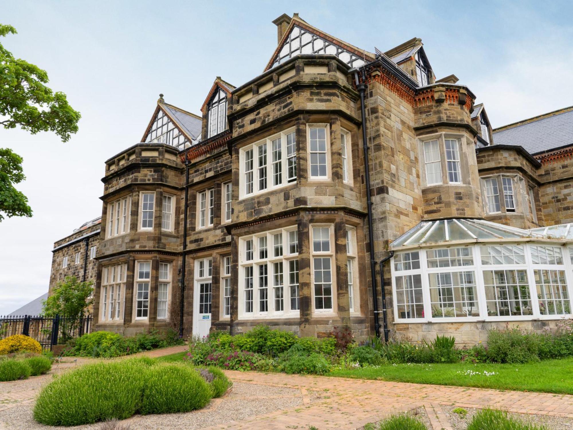 Yha Whitby Hostel Exterior photo